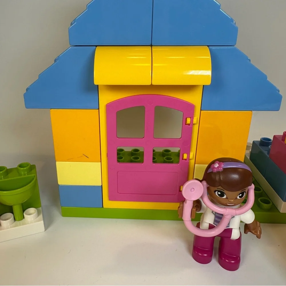 Lego Duplo Doc McStuffins Backyard Clinic 10606‎ Near Complete